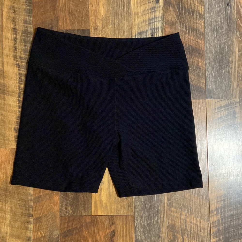 Shein crossover waistband short
